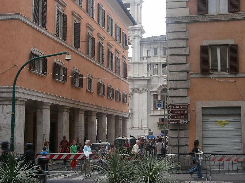 piazza-sign.JPG - Straight through the side street is Piazza Navona.