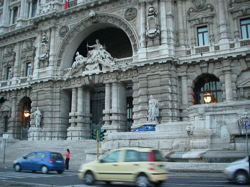 palazzo-di-giustizia-2.JPG